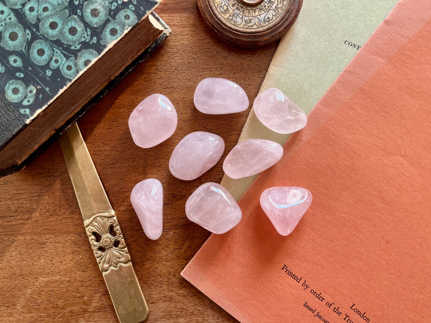 Pierre roulée de quartz rose