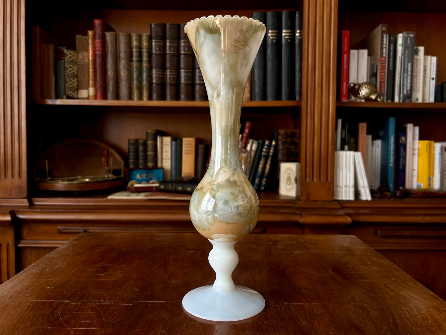 Vase en opaline