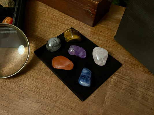 Coffret de six pierres roulées