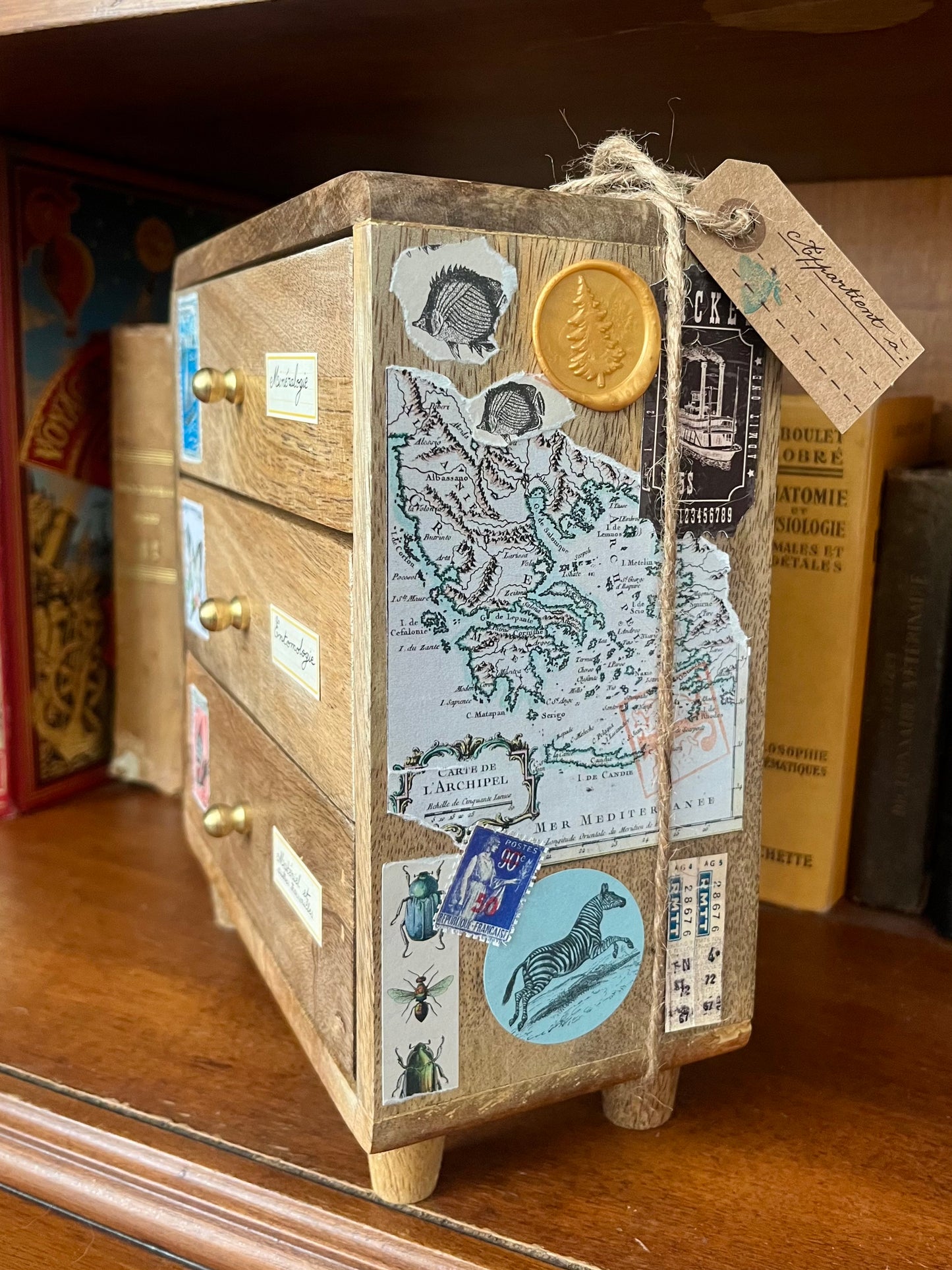 Cabinet de curiosités miniature